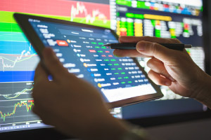 Download Liquidity Risk Monitor Report Q1 2024